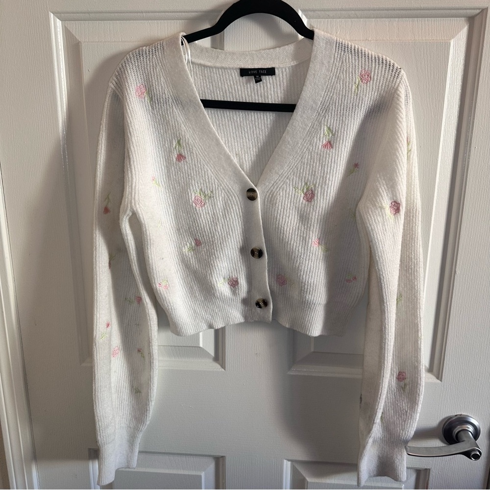 🌸 Love Tree White Floral Embroidered Cardigan 🌸